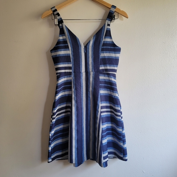 BCBGeneration Cocktail Striped V Neck Dress in Navy Combo, Size 2 - Picture 6 of 13